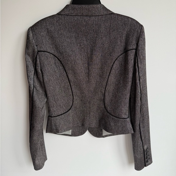 Classy Casual Blazer. - Picture 3 of 3